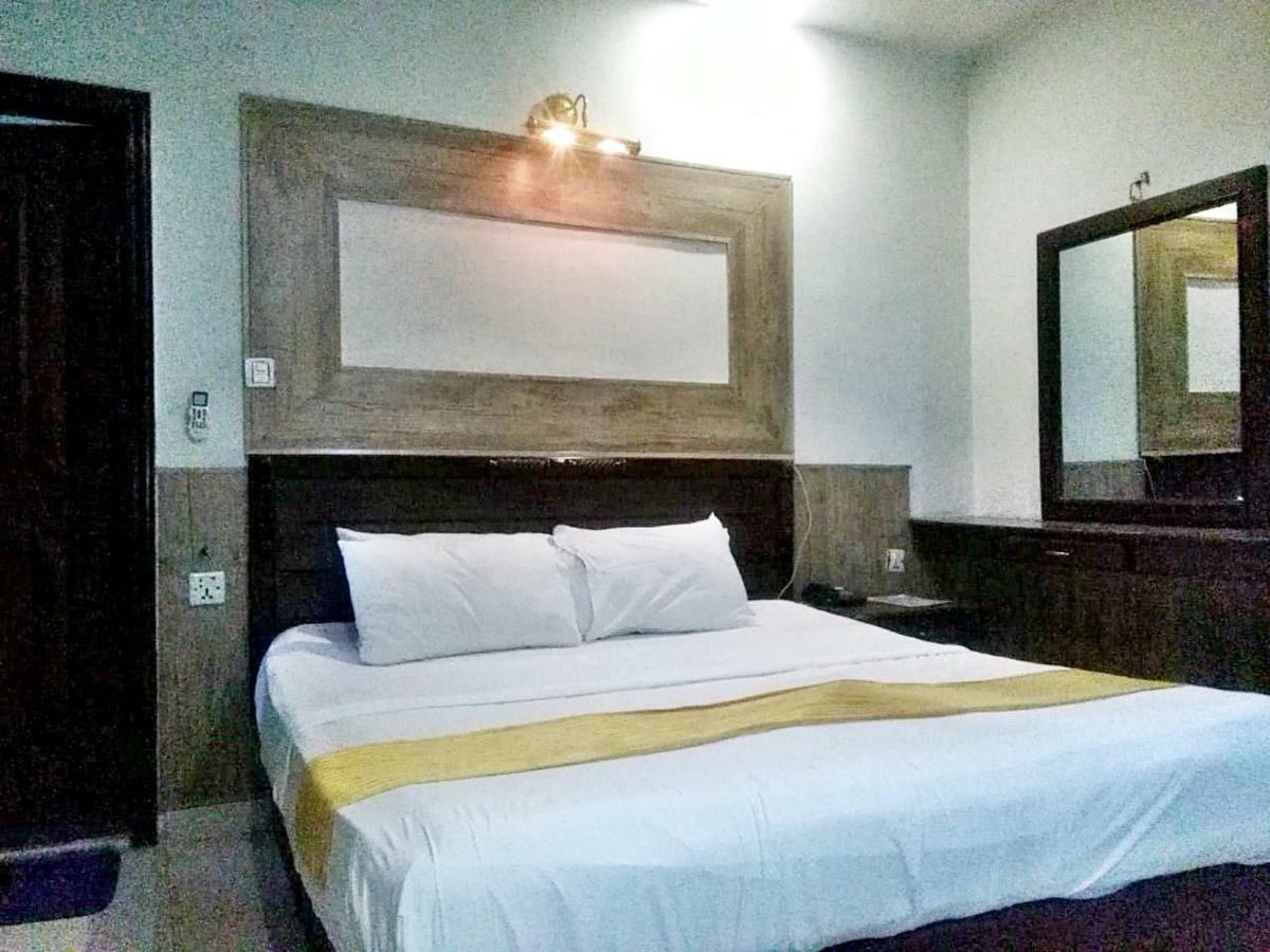 Quick Continental Hotel - Jail Road Lahor Kültér fotó